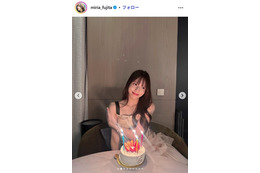 藤田みりあ、膝上スカート×スニーカーで美脚輝く「着こなしお洒落」「綺麗すぎる」と反響