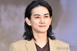 町田啓太、入れ墨びっしり＆金髪姿で印象ガラリ 役オフショットに「驚いた」「筋肉とタトゥーが美しい」と反響 画像