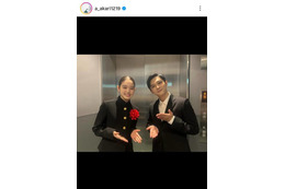 高石あかり、吉沢亮とパシャリ！エランドール授賞式オフSHOT公開「背中を追いかけ頑張ります！」 画像