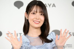 元乃木坂46メンバー、オフショルトップスで胸元際立つ「春を感じる衣装」「肩のライン綺麗」の声