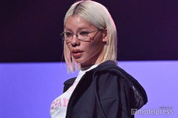 とうあ、美腹筋際立つクロップド丈コーデに熱視線「努力の賜物」「オーラ凄い」【TBS AKASAKA COLLECTION】