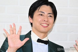 コットン西村「初対面で会うやいなや目を輝かせながら」母＆人気芸人のハグショットに「お母様が可愛すぎる」「微笑ましい光景」と反響