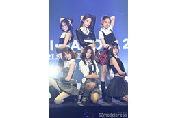 「I-LAND2」から誕生のizna「TGC」初出演 投げキス・ルダハート…可愛らしい自己紹介でファン魅了【TGCあいち・なごや2026】