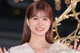 生見愛瑠、美脚輝くミニドレス×ニーハイブーツ姿「圧巻のスタイル」「華やかで綺麗」と絶賛の声