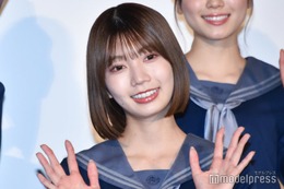 元日向坂46メンバー、素肌輝くキャミワンピ姿 “初ソロ海外”写真に反響「透明感すごい」「デコルテ綺麗すぎる」