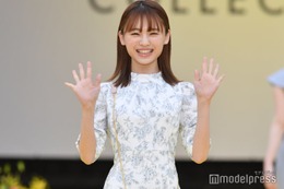NMB48メンバー、美脚ライン輝くミニスカ×ニーハイコーデに反響「最強の組み合わせ」「スタイル抜群」