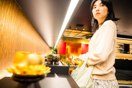 田中麗奈“平凡な主婦”が“金のおりん”を鳴らして…？ 痛快クライム・コメディ『黄金泥棒』本編映像解禁