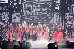 超特急、悲願の東京ドーム決定で歓喜の抱擁 涙で語った15年目の決意「やっててよかった」【「REAL？」レポート／セットリスト】