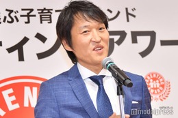 千原ジュニア、レトロ感満載の愛車車内公開「旧車ならではの雰囲気が素敵」「細ハンドルがおしゃれ」と反響