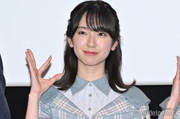 日向坂46金村美玖、ガーリー白ミニスカワンピ衣装姿に反響「スタイル抜群」「普段と雰囲気違う」