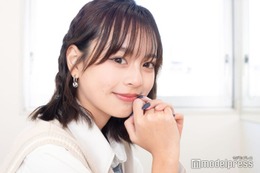 「今日好き」小國舞羽（まう）、美脚スラリのミニスカ平成ギャルファッション披露「似合ってる」「激カワ」の声