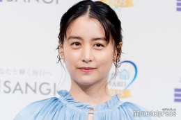 山本美月、美スタイル際立つノースリ全身ショットにファン絶賛「うっとりする美しさ」「大人っぽくて素敵」 画像