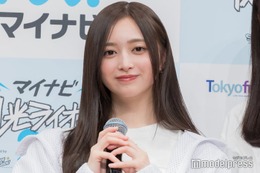 乃木坂46井上和、美脚チラリのスリットスカート姿にファン悶絶「ため息出るほど美しい」「スタイル抜群で眼福」