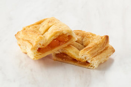 セブン、店内オーブンで焼く「アップルパイ」新登場 果実感と発酵バター香るサクッと生地