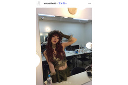 美人YouTuber「深夜まで頑張った」手作りロゼット披露「器用すぎる」「いろんな色があって可愛い」と絶賛の声