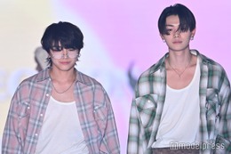 WILD BLUE宮武颯＆鈴陽向、チェックシャツでお揃い「クール系で歩いて来たかと思えば」「リムレスセクシー」の声【TGC2026 S/S】