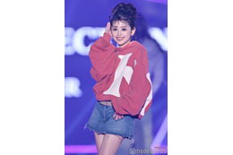 カジサック長女・梶原叶渚、お団子ヘア×ショーパンがお似合い「スタイル良すぎ」「新鮮」の声【TGC2026 S/S】 画像