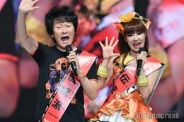 「かつみ・さゆり」さゆり、驚異の美脚際立つ“階段ショット”に「相変わらず異次元のスタイル」の声 円形脱毛症の現状も明かす 画像