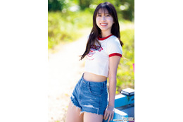 モー娘。牧野真莉愛、美ウエスト＆美脚披露「ヤンマガ」20回目表紙で抜群プロポーション見せる