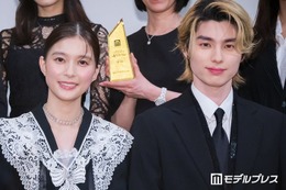 芳根京子＆本田響矢「めおと日和」役とリンクした関係性 一番ドキドキしたシーンも明かす「今でも覚えています」【モデルプレス ベストドラマアワード 授賞式】 画像