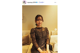 水ダウ「名探偵津田」キスシーン話題の美女、美肌輝くノースリドレス姿公開「プリンセスみたい」「うっとりする美しさ」の声