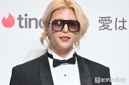 ROLAND「それスノ食事会」報告 Snow Man阿部亮平との2ショットに「ほのぼのエピ尊い」「保護者目線になるの分かる」の声