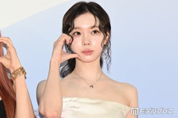 aespaウィンター、美肌＆ほっそり美脚際立つノースリワンピ姿に注目集まる「さすがの着こなし」「春の女神」