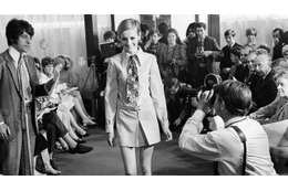 60年代を象徴する“ミニの女王”捉える『ツイッギー』ポール・マッカートニーらが魅力語る本編映像