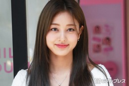 TWICEジヒョ、ハイレグ風大胆衣装ショットに熱視線「攻めてる」「どの角度も完璧」