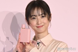 佐々木希、新生活の苦い思い出明かす ピンクシャツ×チェックミニスカで登場【BURBERRY HER SAKURA JOURNEY】 画像