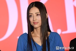 2児の母・小沢真珠「娘と水族館へ」2ショット公開「すっかりお姉さんに」「笑顔が優しくて素敵」の声 画像