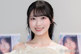 AKB48メンバー、美脚際立つミニワンピース姿のオフショット公開「絵になる美しさ」「透明感溢れてる」と反響