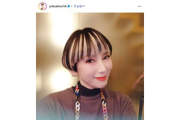 秋野暢子、“プロ級”麒麟の親子イラストが話題「色使いがセンスしかない」「生命力感じる作品」 画像