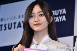 乃木坂46井上和、スリット入り衣装から美脚見せ「可愛さと美しさが共存」「破壊力すごい」と反響