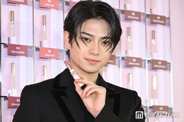 岩瀬洋志、ツヤ＆血色感メイク圧巻オーラ放つ この春は「美容をさらに意識」【YSL LOVENUDE HOTEL】 画像