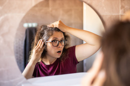 白髪ケアって「年齢に合わせて見直し」が必要なの!?  いつのまにかアイテムも進化してた…！上手な取り入れ方は？【毛髪診断士・伊熊奈美さんが解説】   　 画像