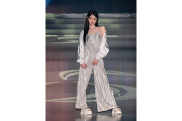 “異例の24人組”tripleSリン、初ランウェイで堂々ウォーキング 抜群プロポーション披露「夢のような時間でした！」【超十代2026】 画像