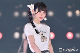 ゆりにゃ、ショーパン×太ももリボンで圧巻美脚「異次元のスタイル」「オーラすごい」と反響【関コレ2026S/S】 画像