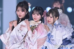 おさき・さくら・MINAMI、涼しげ浴衣姿で上品ランウェイ 密着ポーズでキュートな魅力放出【関コレ2026S/S】 画像