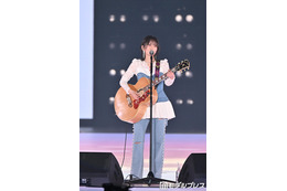 山本彩「365日の紙飛行機」弾き語りで会場魅了 NMB48時代以来10年ぶり「関コレ」出演に喜び【関コレ2026S/S】