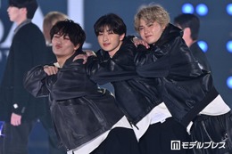 日本初“3兄弟YouTuber”すずしょうと、クール＆わちゃわちゃのギャップランウェイ【関コレ2026S/S】 画像