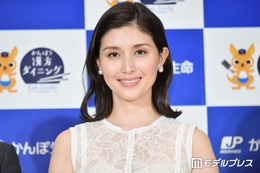 2児の母・橋本マナミ「不安があった」子連れでの高尾山登山ショット公開「ずっと抱っこ紐は凄すぎ」「パワフルで美しいママ」と反響