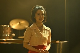 上白石萌音、全編英語セリフ＆タップダンスに挑戦！ 岡田准一“八大”と出会う日系アメリカ人役『SUKIYAKI 上を向いて歩こう』