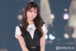 AKB48千葉恵里、ミニスカ＆ニーハイ“数億年ぶり”お花見のコーデ披露「桜に負けない可愛さ」「スタイル抜群」と反響 画像