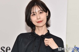 有村藍里、美ウエスト輝くショート丈トップス春コーデ公開「スタイル抜群」「くびれが綺麗」と反響 画像
