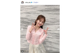 沖田愛加アナ、ビックシルエットコートから美脚スラリ「ほっそりしてる」「魅力的」の声