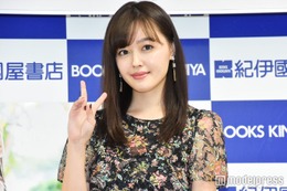 元モー娘。メンバー、プラベショットで美脚コーデ披露「膝上も膝下も長くて綺麗」「骨格から美しい」
