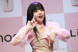 ME:I、会見で新曲ダンス披露＆レインボー池田にレクチャー MOMONA「Aクラスです」 画像