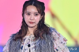 小林由依、ガーリーなレイヤードスタイルに釘付け「スタイルの良さ際立つ」「何でも似合う」と反響【ガルアワ2026SS】