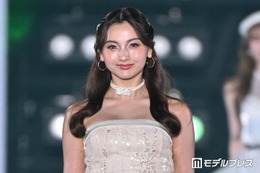 ゆきぽよ、美人妹と平成ギャルに変身 美脚際立つ“超ミニ丈”コーデに絶賛の声「再現度高すぎる」「似合ってる」 画像